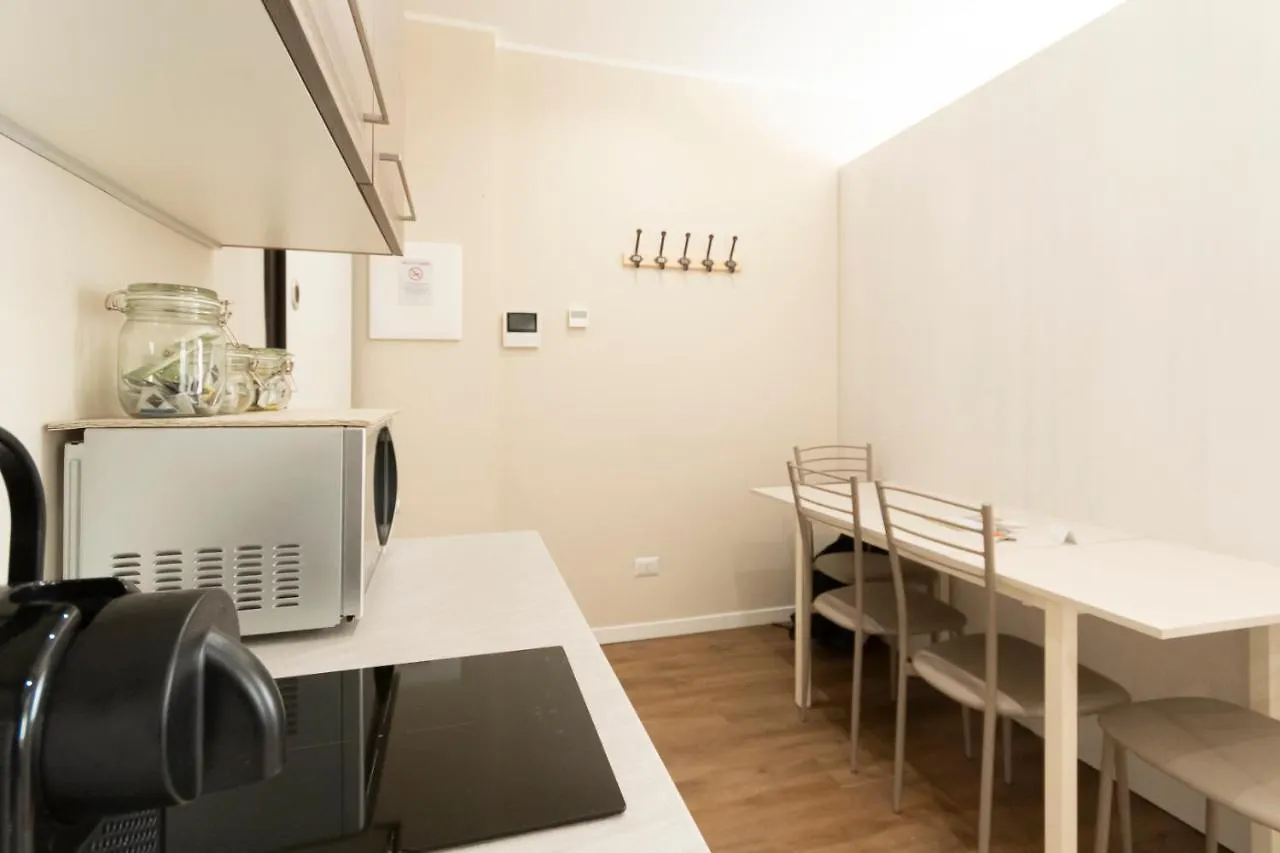 Via Torino Apartment 3 Milano 0*,  Italia